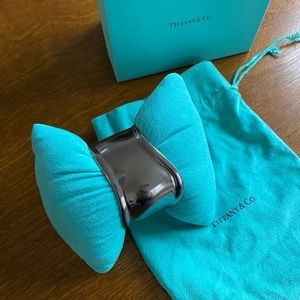 Tiffany & Co. Small Right Bone Cuff by Elsa Peretti